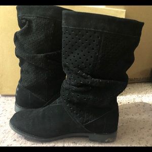 Toms serra suede boots 💕